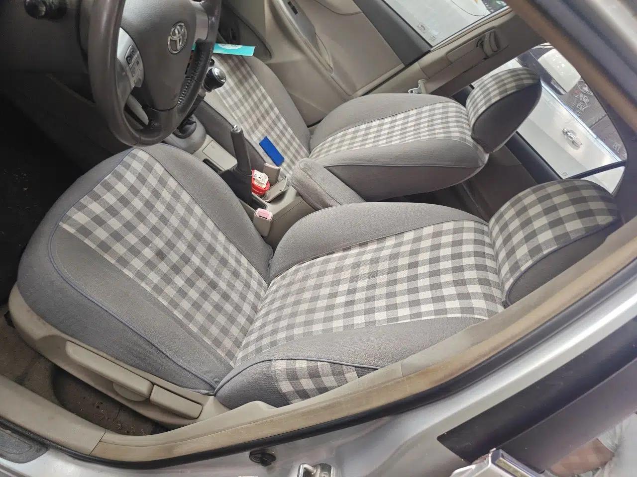 Toyota Corolla 2008 1.8L Manual GL-i Sunroof Special Edition — миниатюра 15