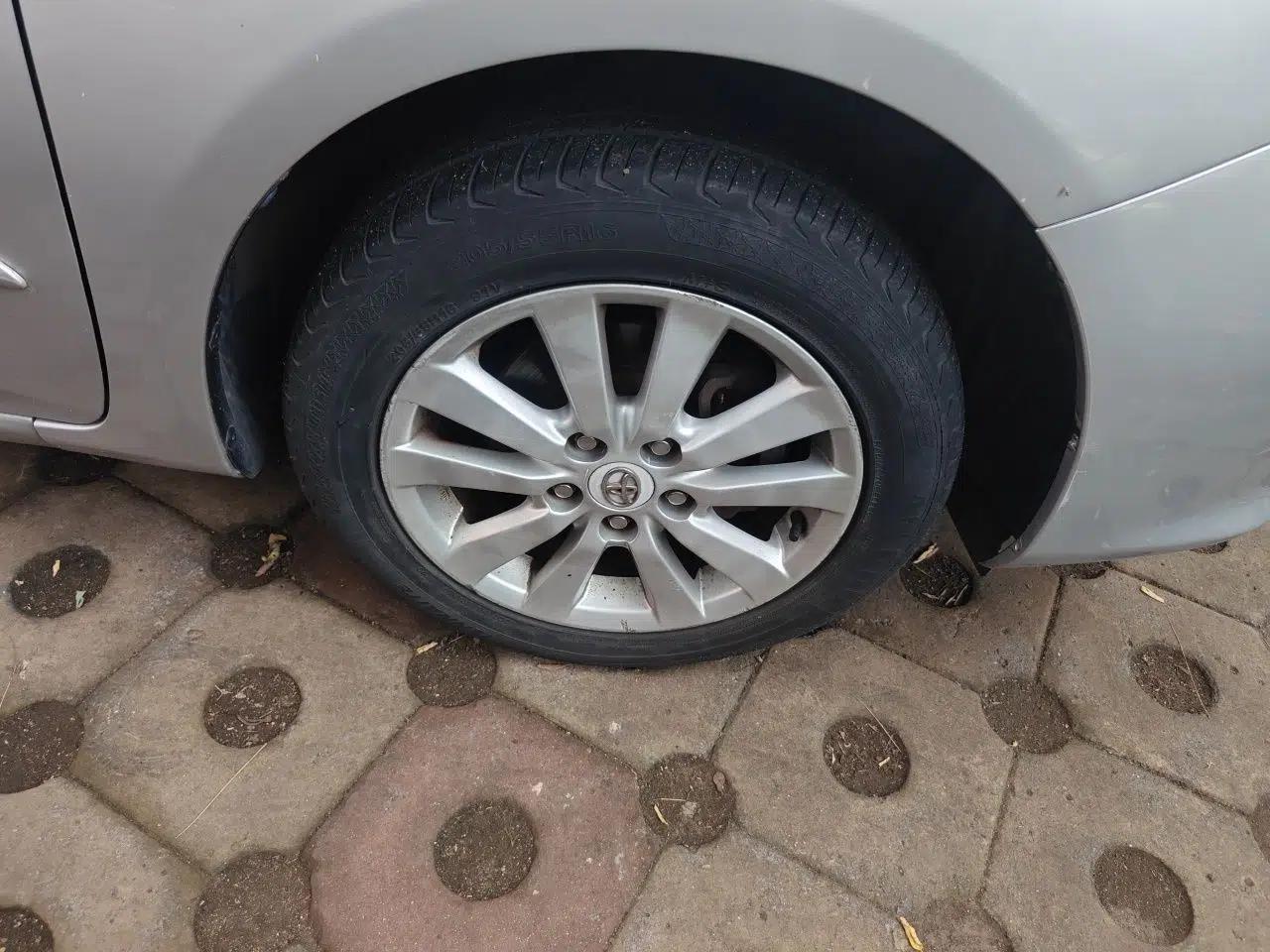 Toyota Corolla 2008 1.8L Manual GL-i Sunroof Special Edition — миниатюра 8