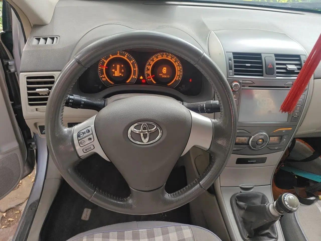 Toyota Corolla 2008 1.8L Manual GL-i Sunroof Special Edition — миниатюра 10
