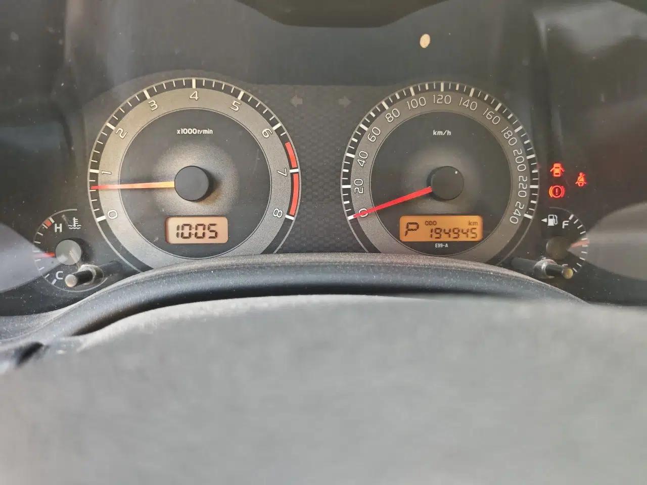Toyota Corolla 2011 1.6L Automatic GL — миниатюра 12