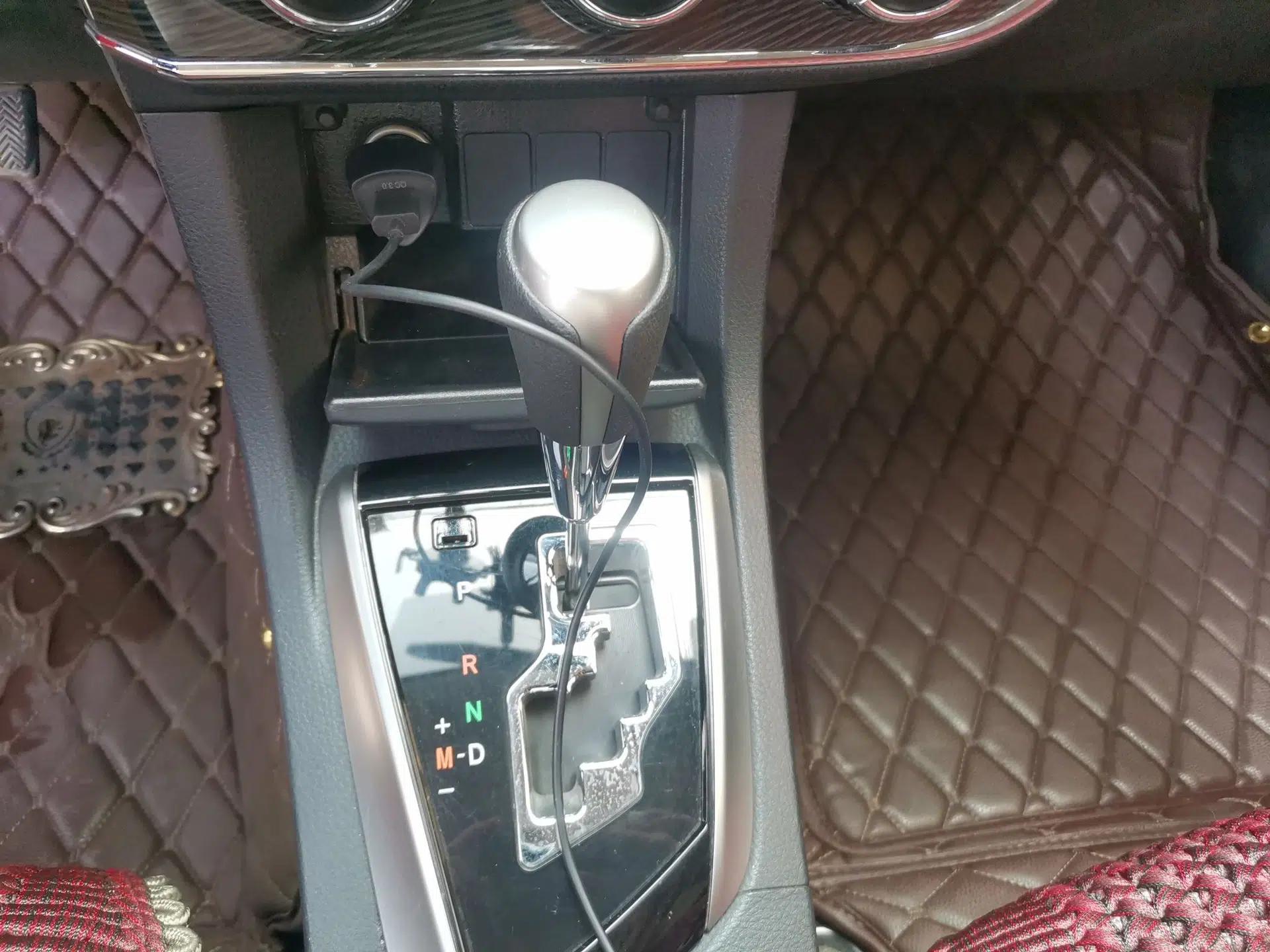 Toyota Corolla 2016 1.6L CVT GL-i Cool Edition — миниатюра 14