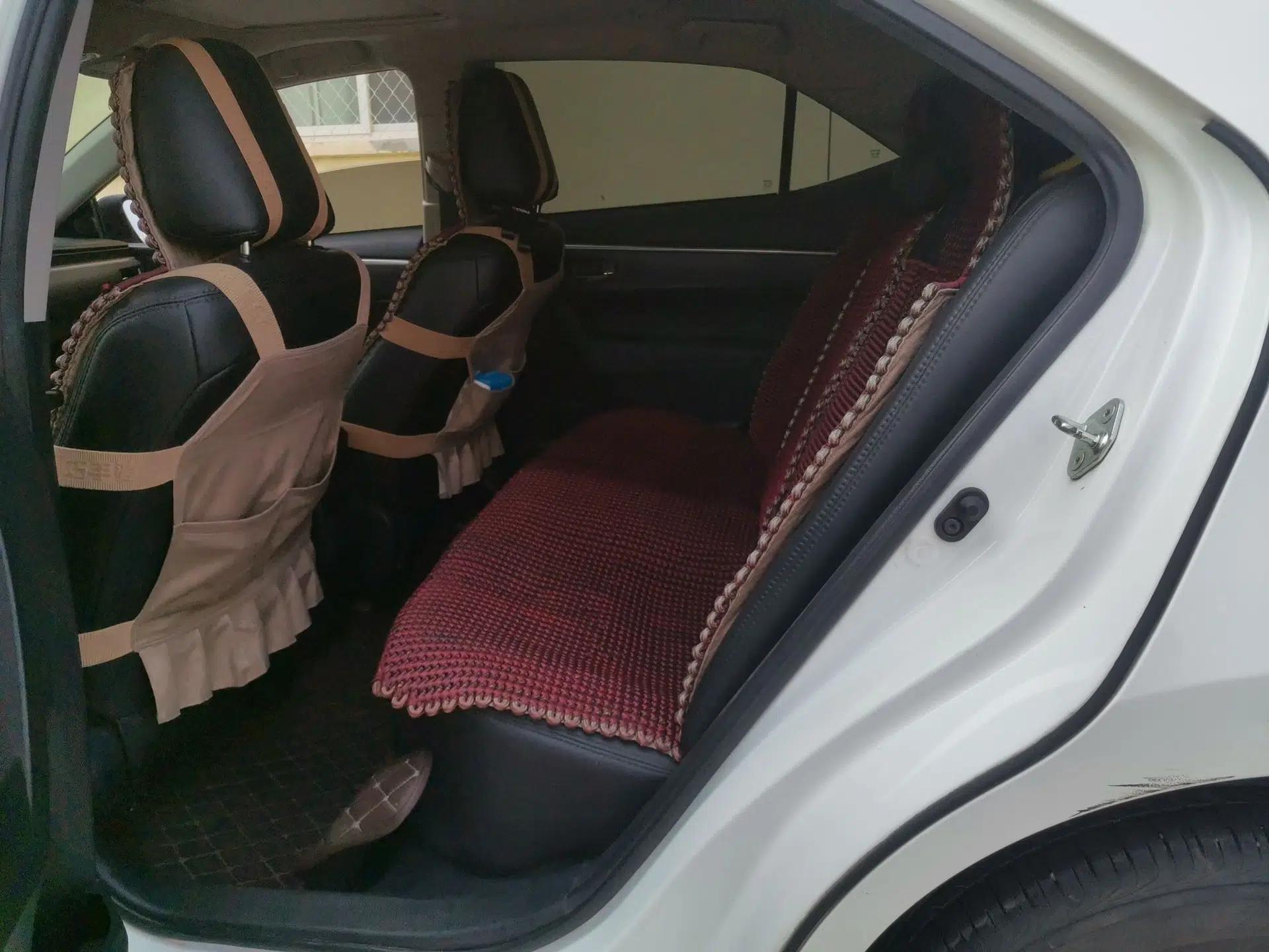 Toyota Corolla 2016 1.6L CVT GL-i Cool Edition — миниатюра 17