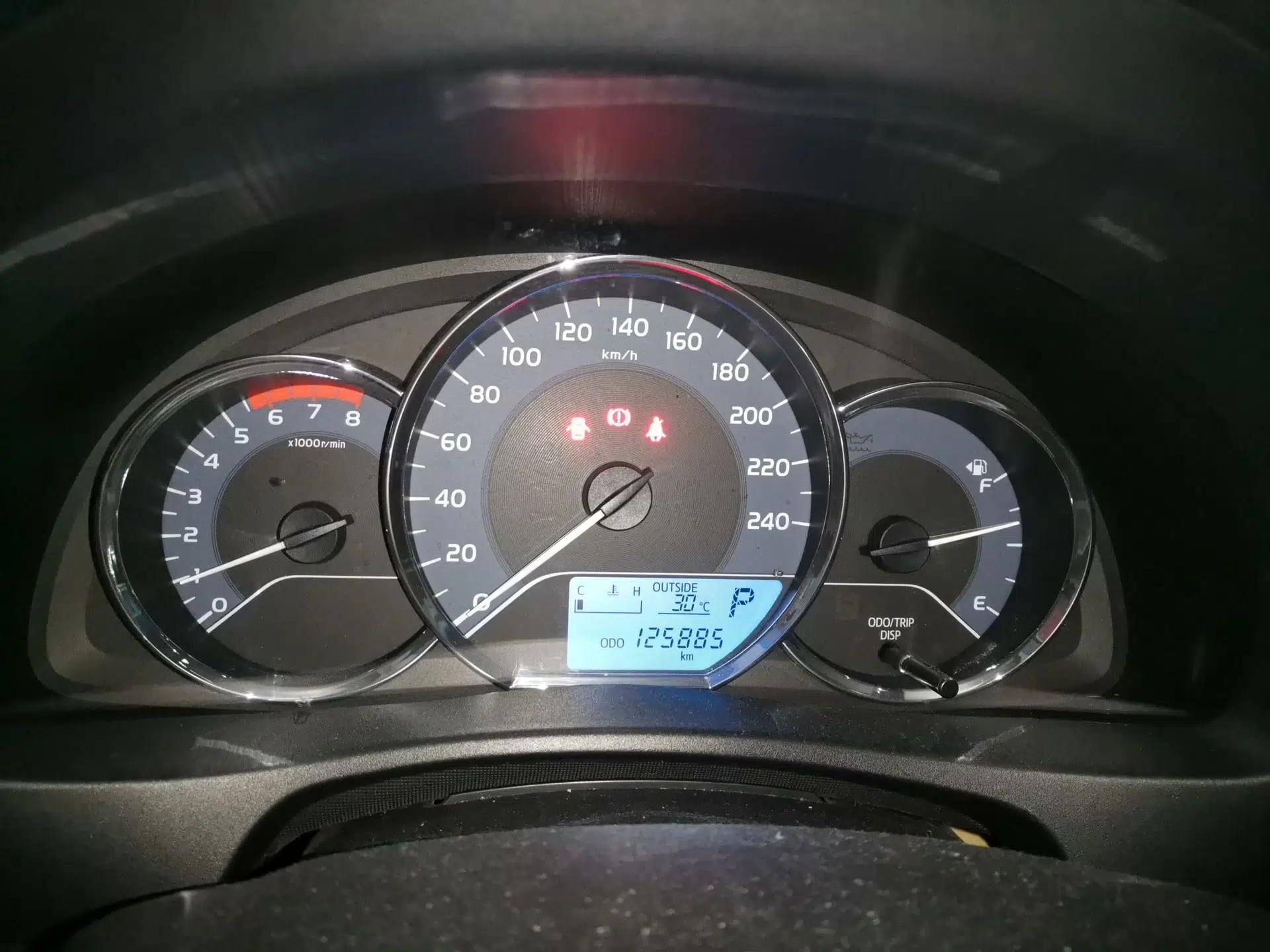 Toyota Corolla 2017 Revised Version 1.2T S-CVT GL — миниатюра 11