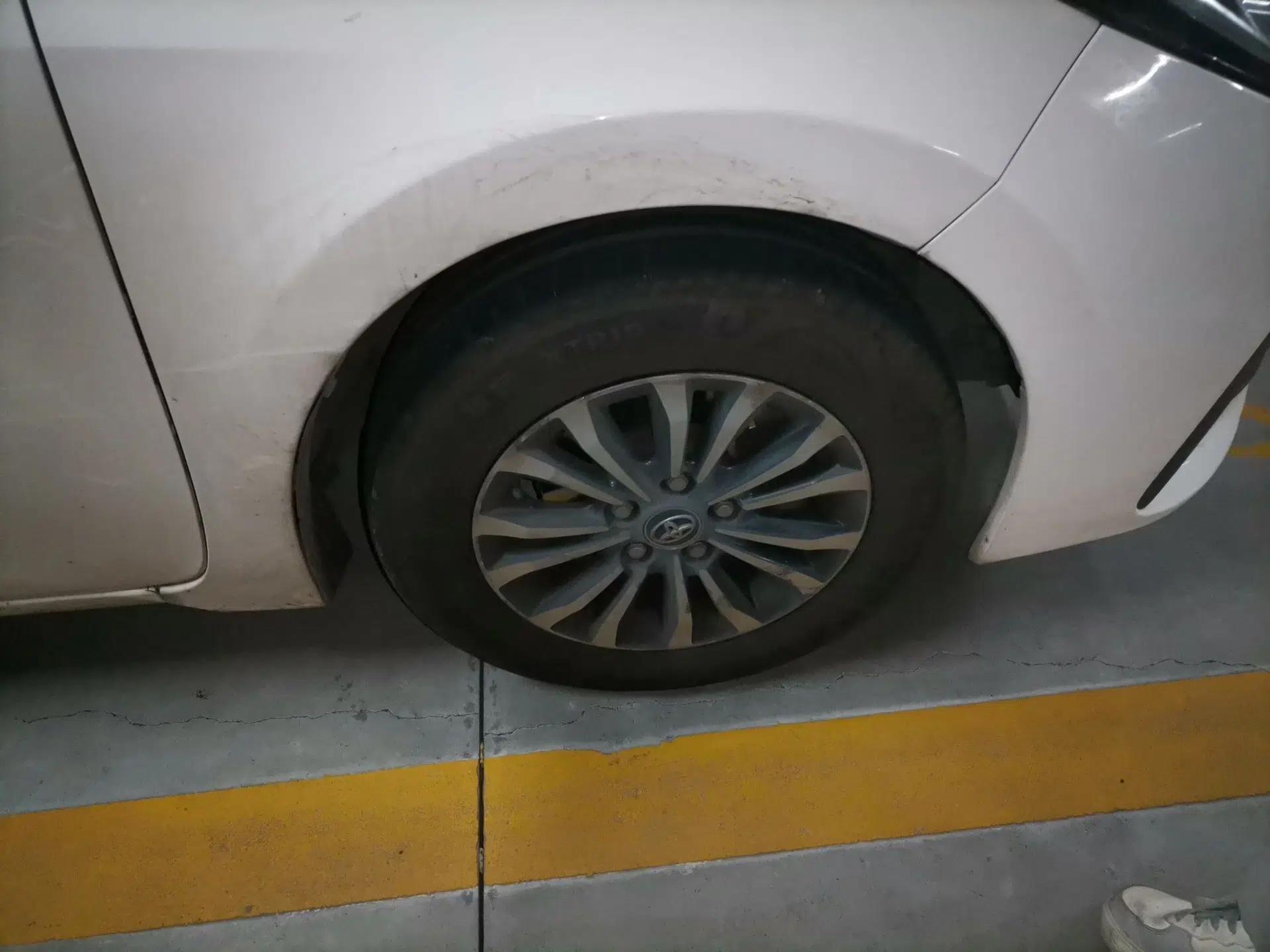 Toyota Corolla 2017 Revised Version 1.2T S-CVT GL — миниатюра 8