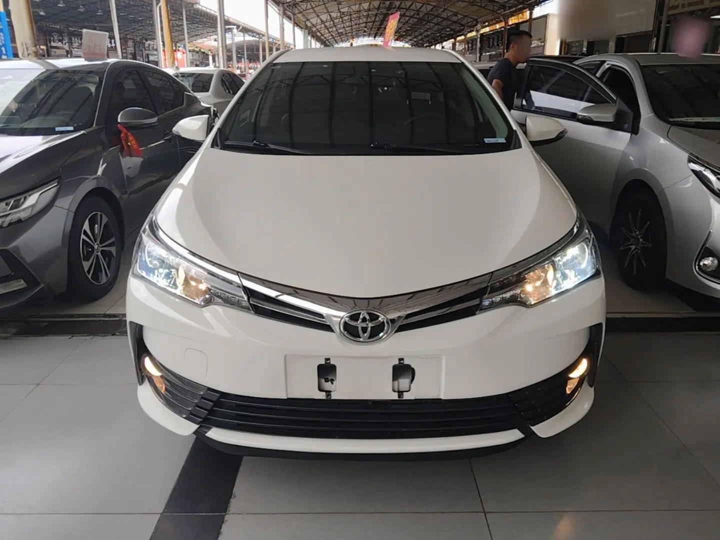 Toyota Corolla 2017 Revised Version 1.2T S-CVT GL — миниатюра 2
