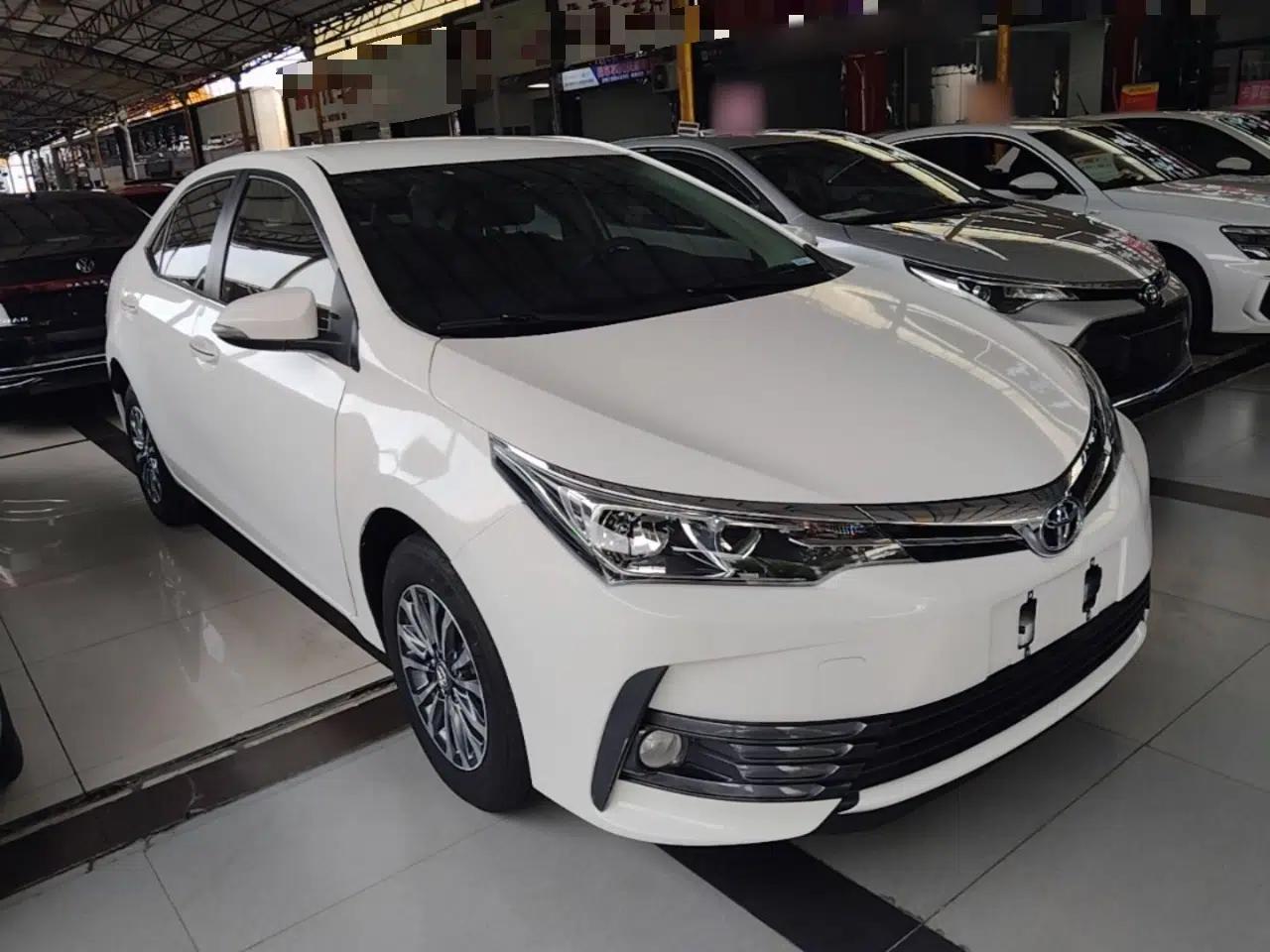 Toyota Corolla 2017 Revised Version 1.2T S-CVT GL — миниатюра 3