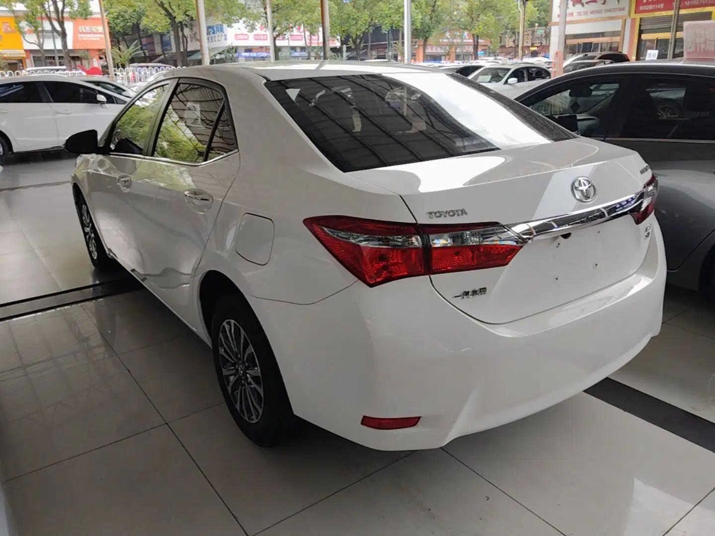 Toyota Corolla 2017 Revised Version 1.2T S-CVT GL — миниатюра 4