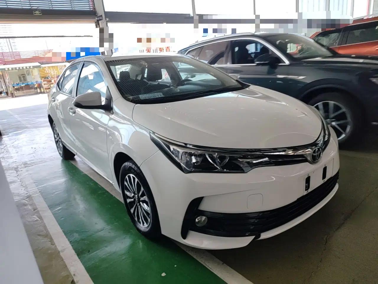 Toyota Corolla 2017 Revised Version 1.2T S-CVT GL-i — миниатюра 3