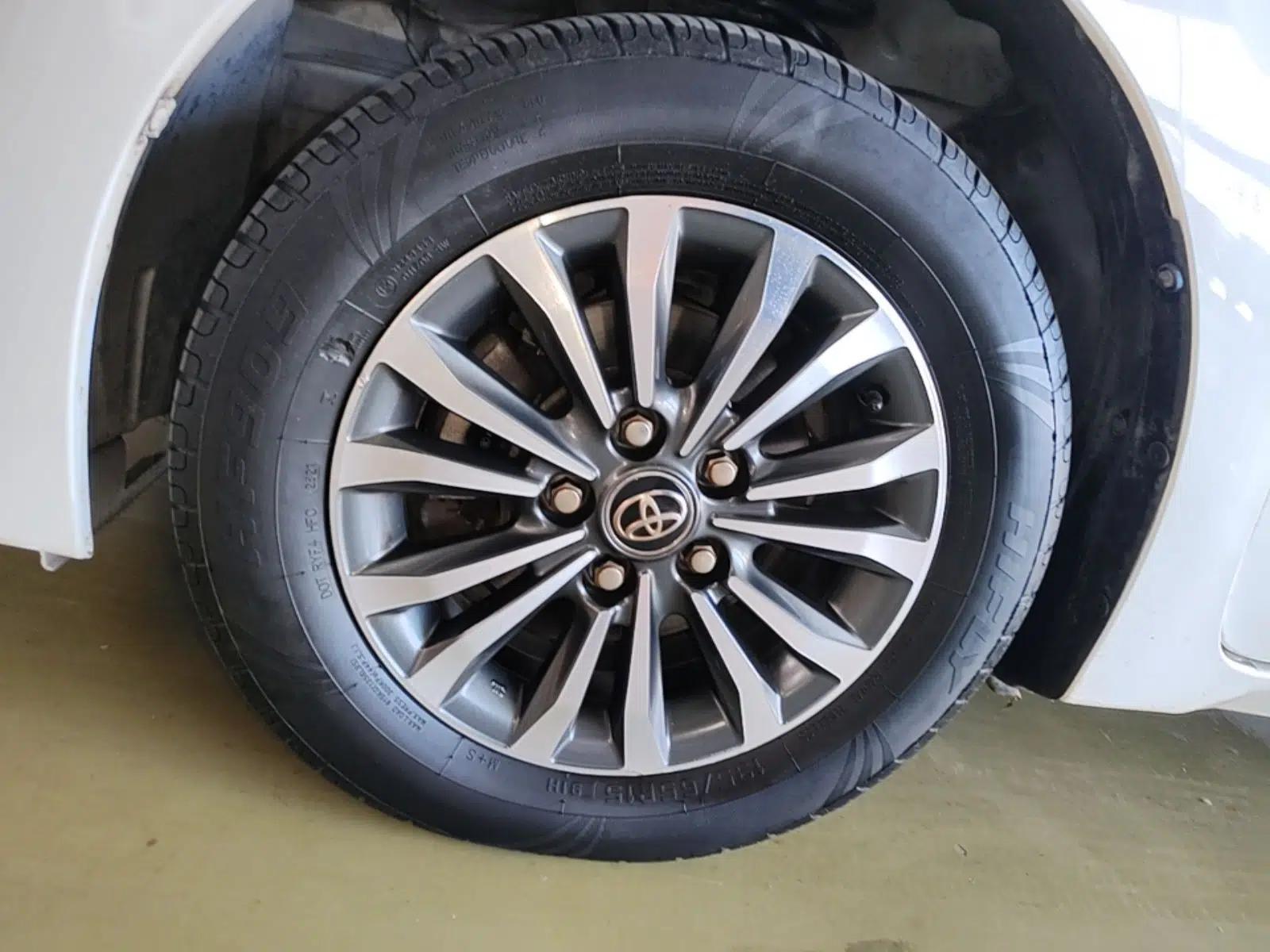 Toyota Corolla 2017 Revised Version 1.2T S-CVT GL-i — миниатюра 10