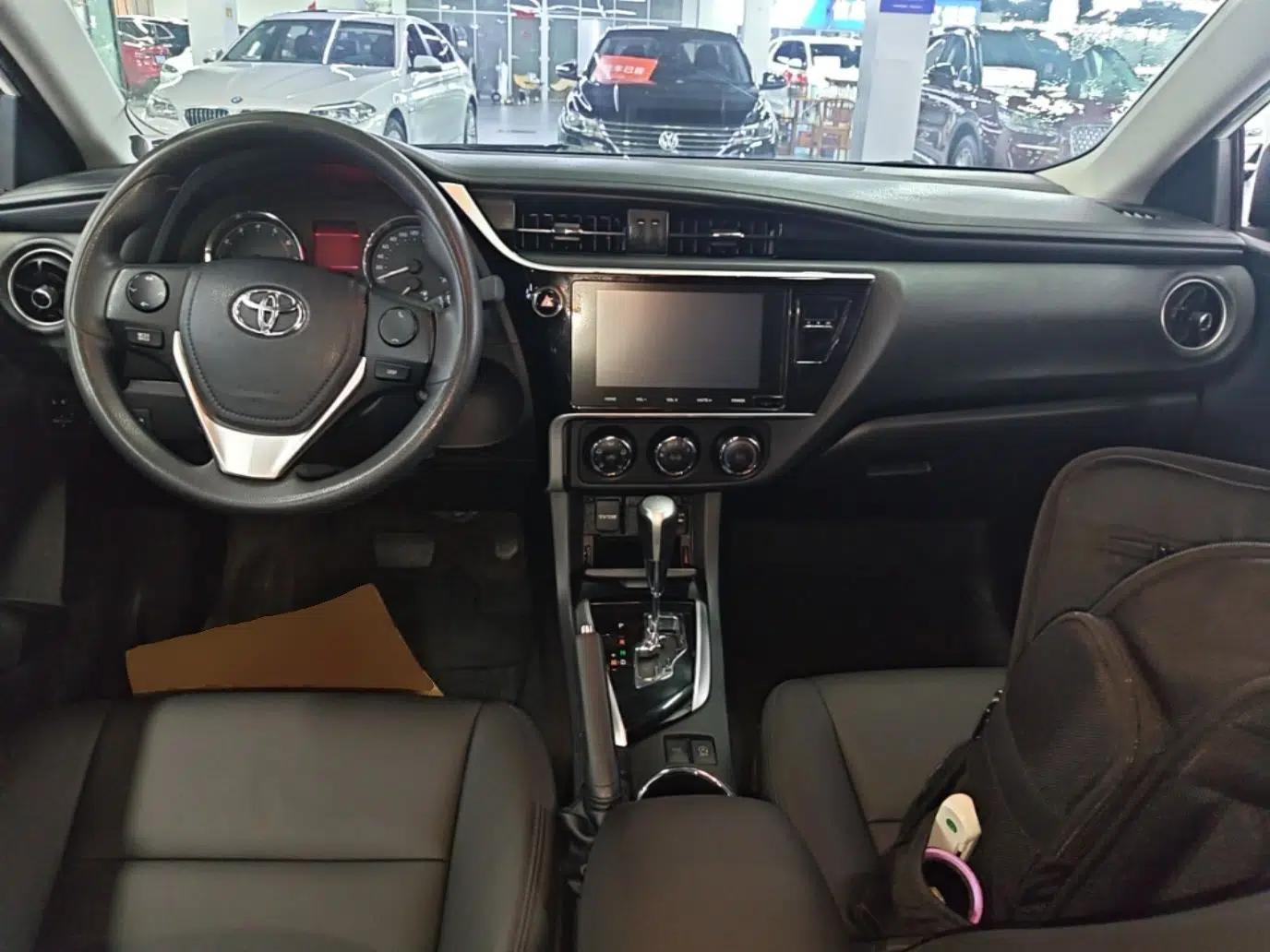 Toyota Corolla 2017 Revised Version 1.2T S-CVT GL-i — миниатюра 12