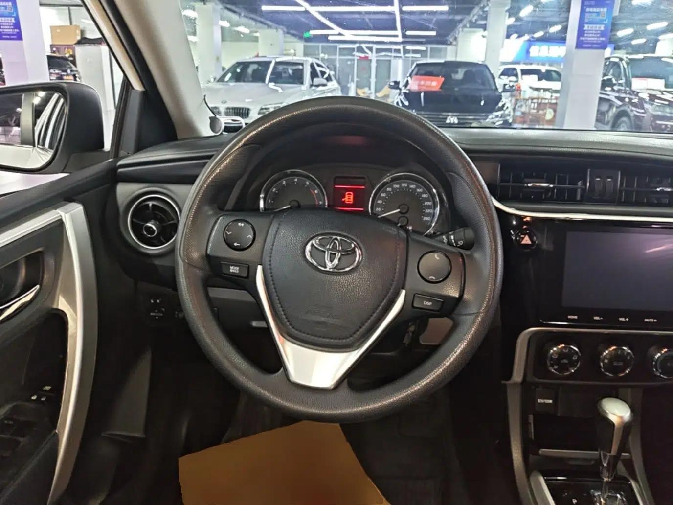 Toyota Corolla 2017 Revised Version 1.2T S-CVT GL-i — миниатюра 13