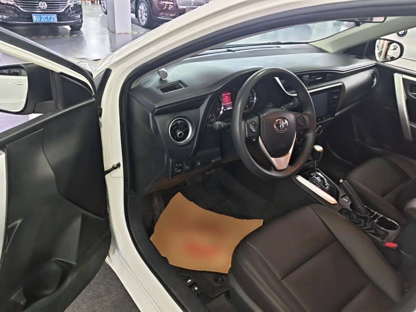 Toyota Corolla 2017 Revised Version 1.2T S-CVT GL-i — миниатюра 18