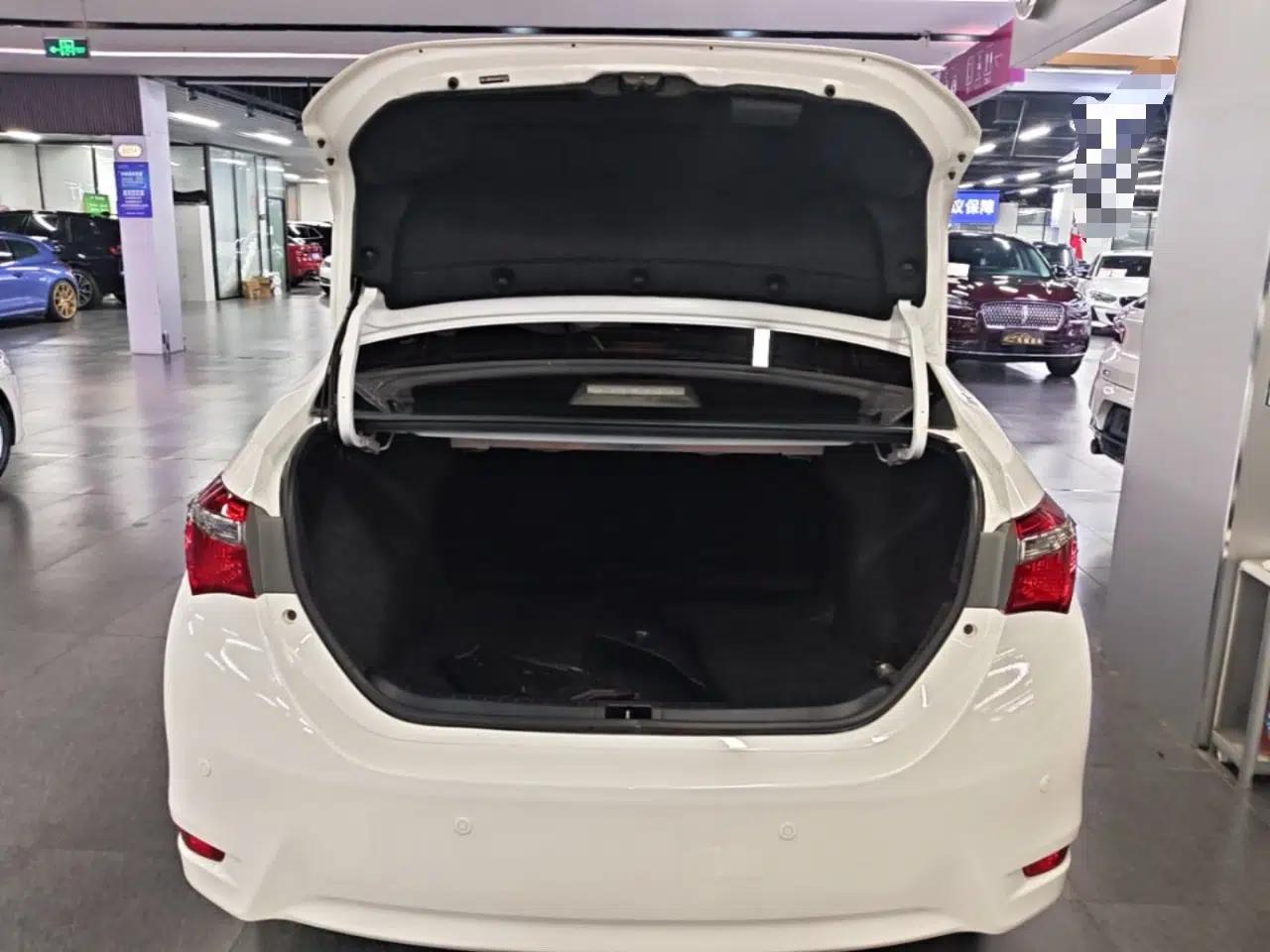Toyota Corolla 2017 Revised Version 1.2T S-CVT GL-i — миниатюра 22