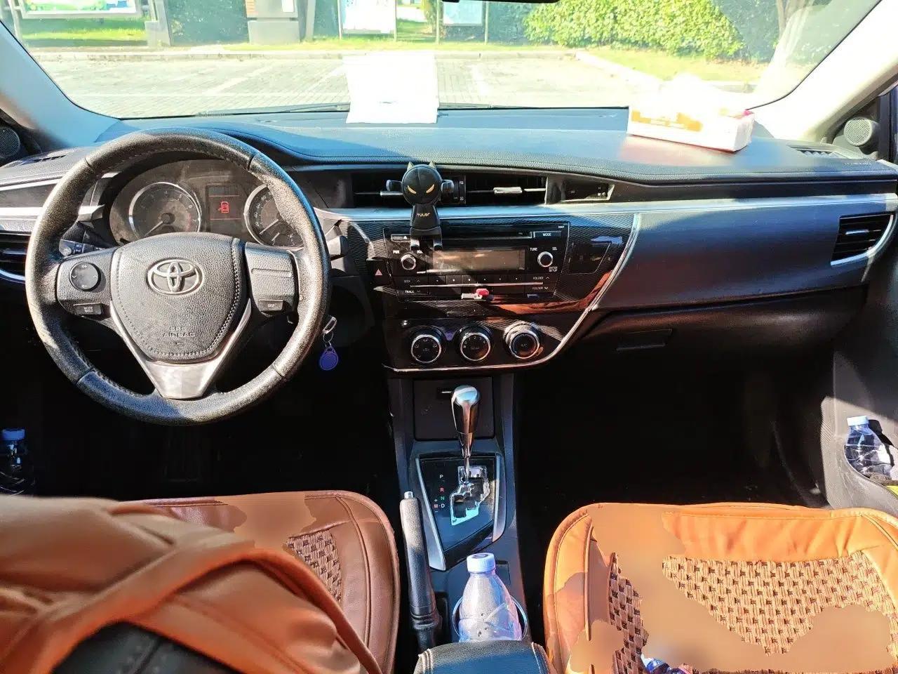 Toyota Corolla 2016 1.6L CVT GL-i Cool Edition — миниатюра 9