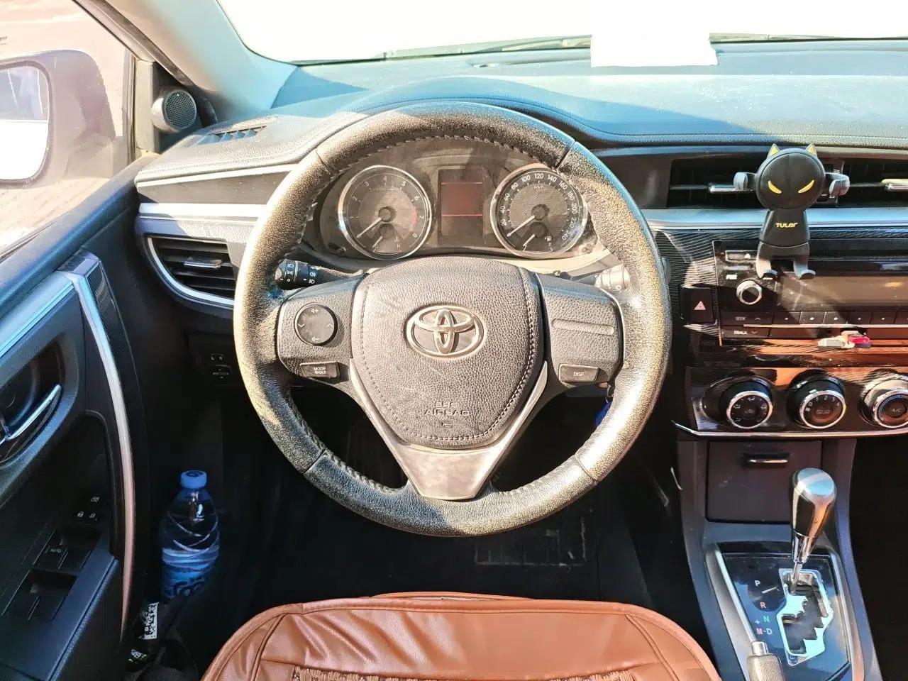 Toyota Corolla 2016 1.6L CVT GL-i Cool Edition — миниатюра 10