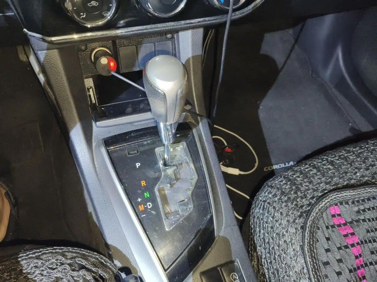 Toyota Corolla 2017 1.2T CVT GL — миниатюра 11