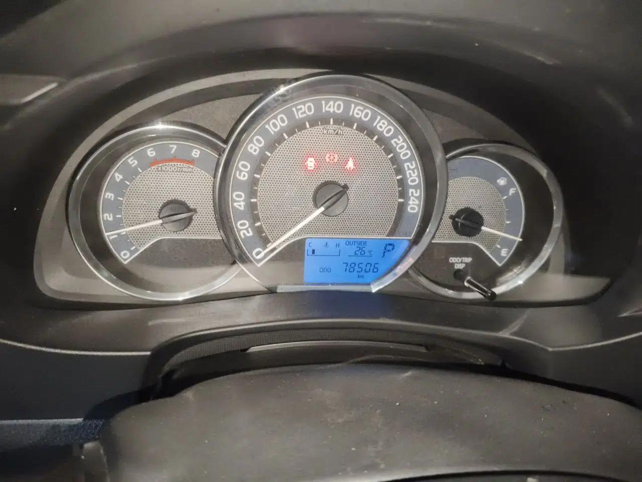 Toyota Corolla 2017 1.2T CVT GL — миниатюра 8