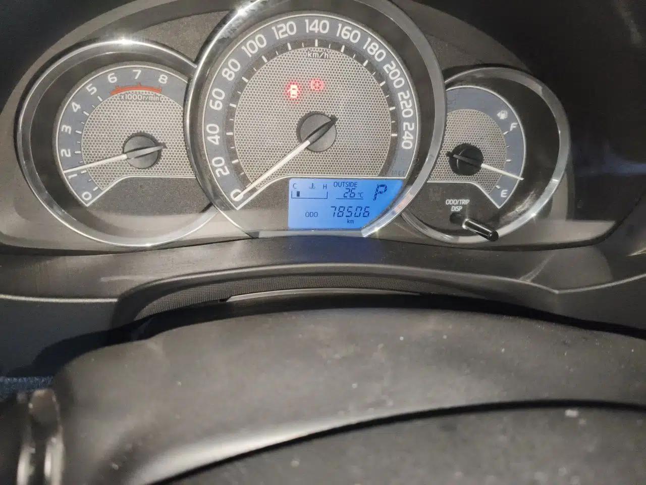 Toyota Corolla 2017 1.2T CVT GL — миниатюра 9