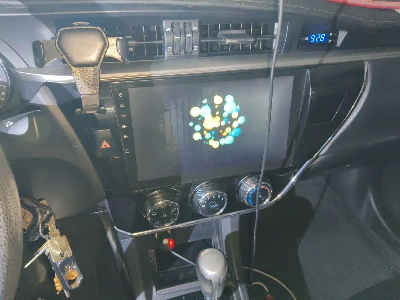 Toyota Corolla 2017 1.2T CVT GL — миниатюра 10