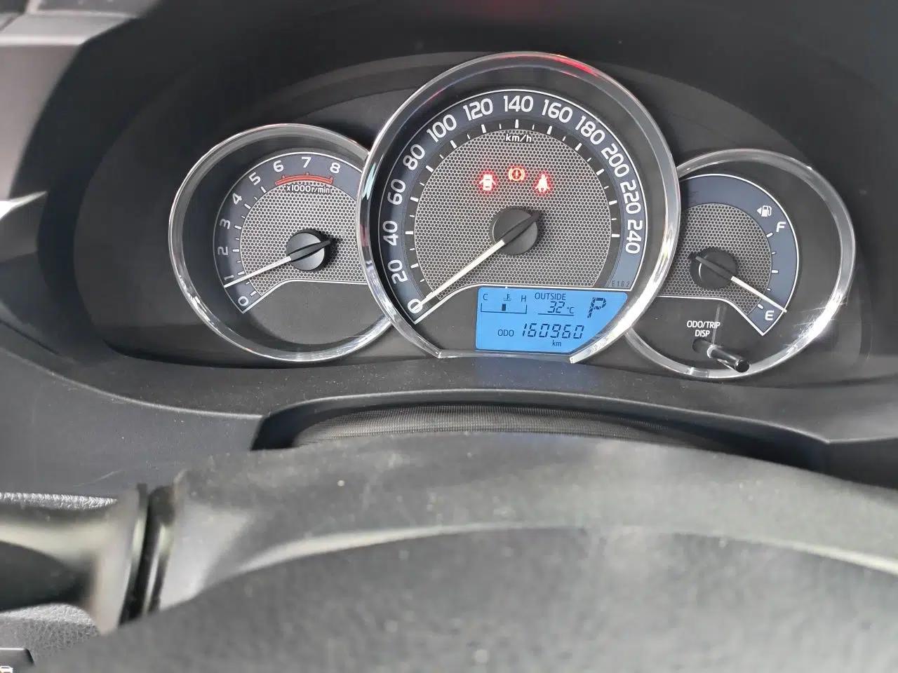 Toyota Corolla 2017 1.2T CVT GL — миниатюра 12