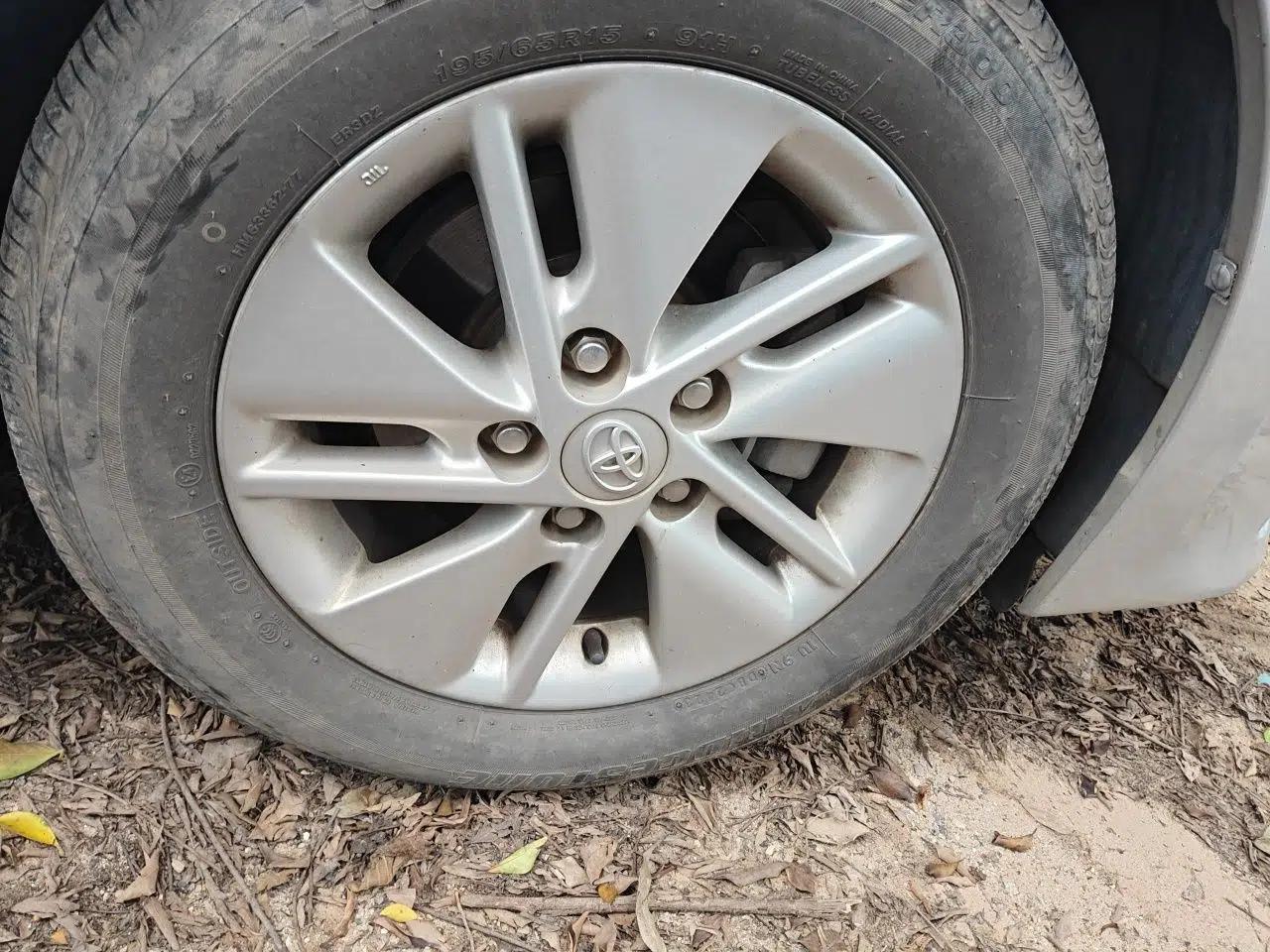 Toyota Corolla 2017 1.2T CVT GL — миниатюра 8