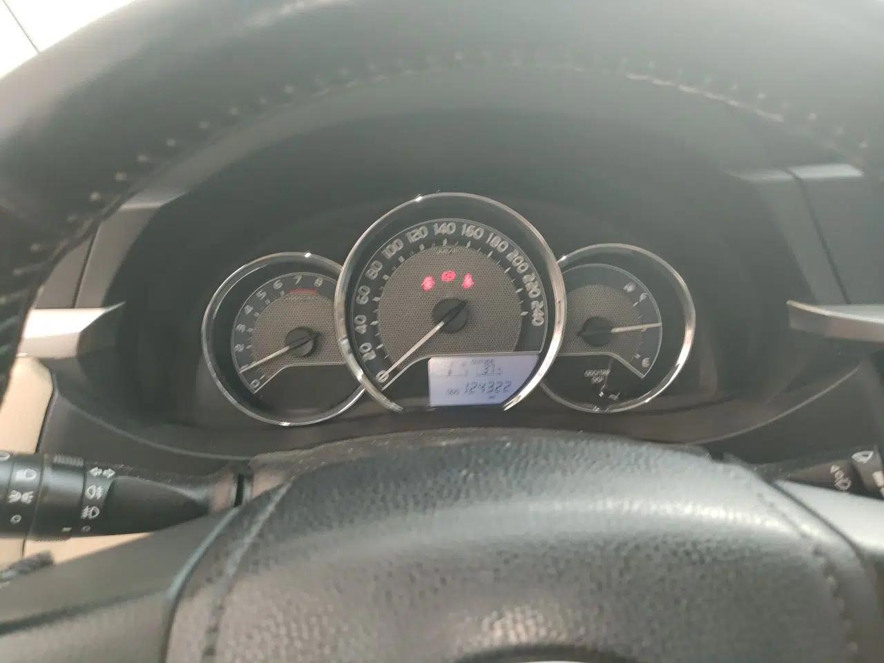 Toyota Corolla 2017 1.6L Manual GL — миниатюра 11