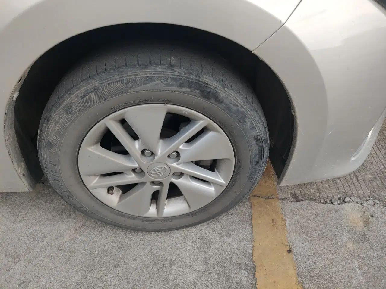 Toyota Corolla 2017 1.6L Manual GL — миниатюра 8