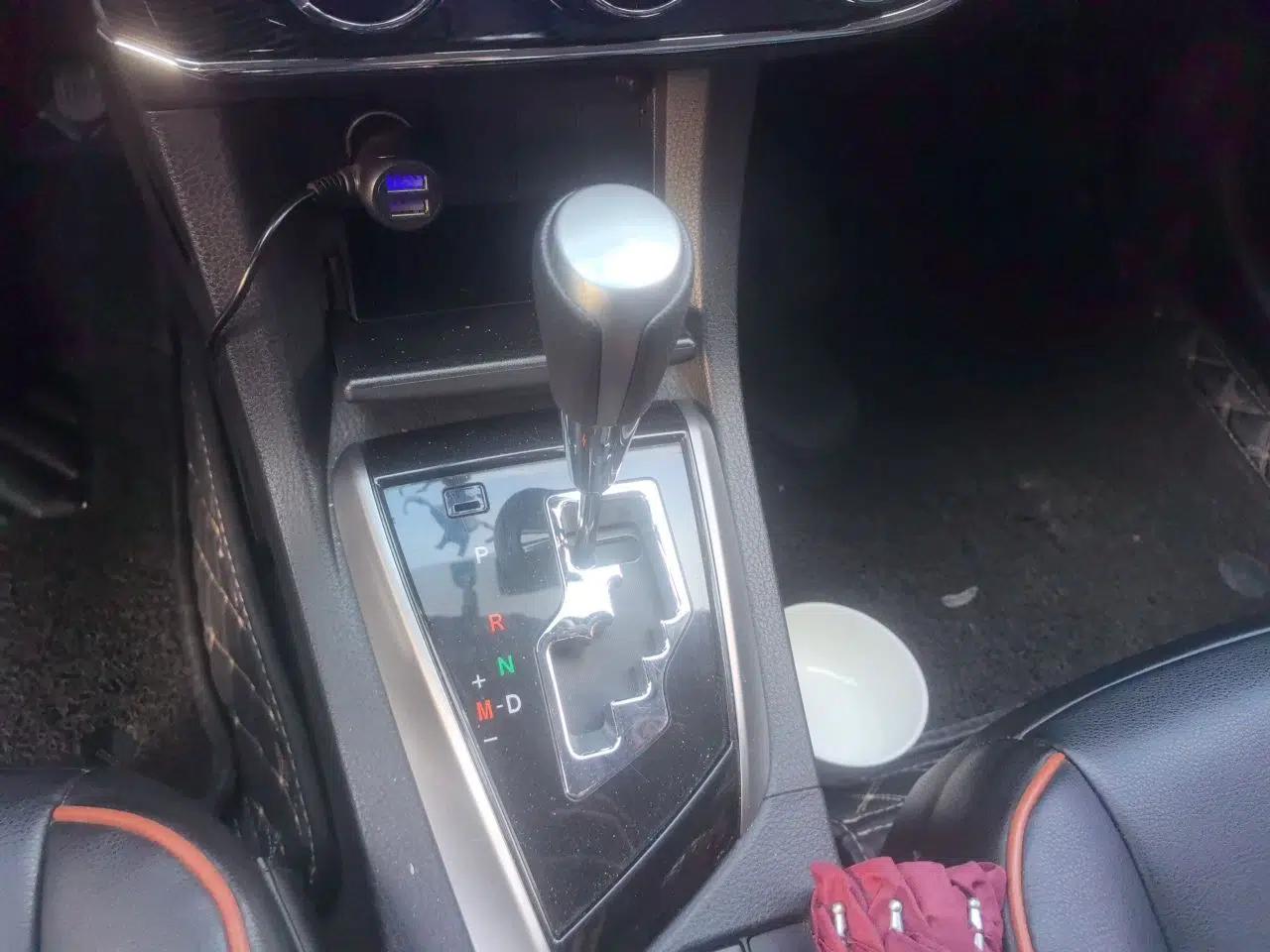 Toyota Corolla 2014 1.6L CVT GL-i — миниатюра 14