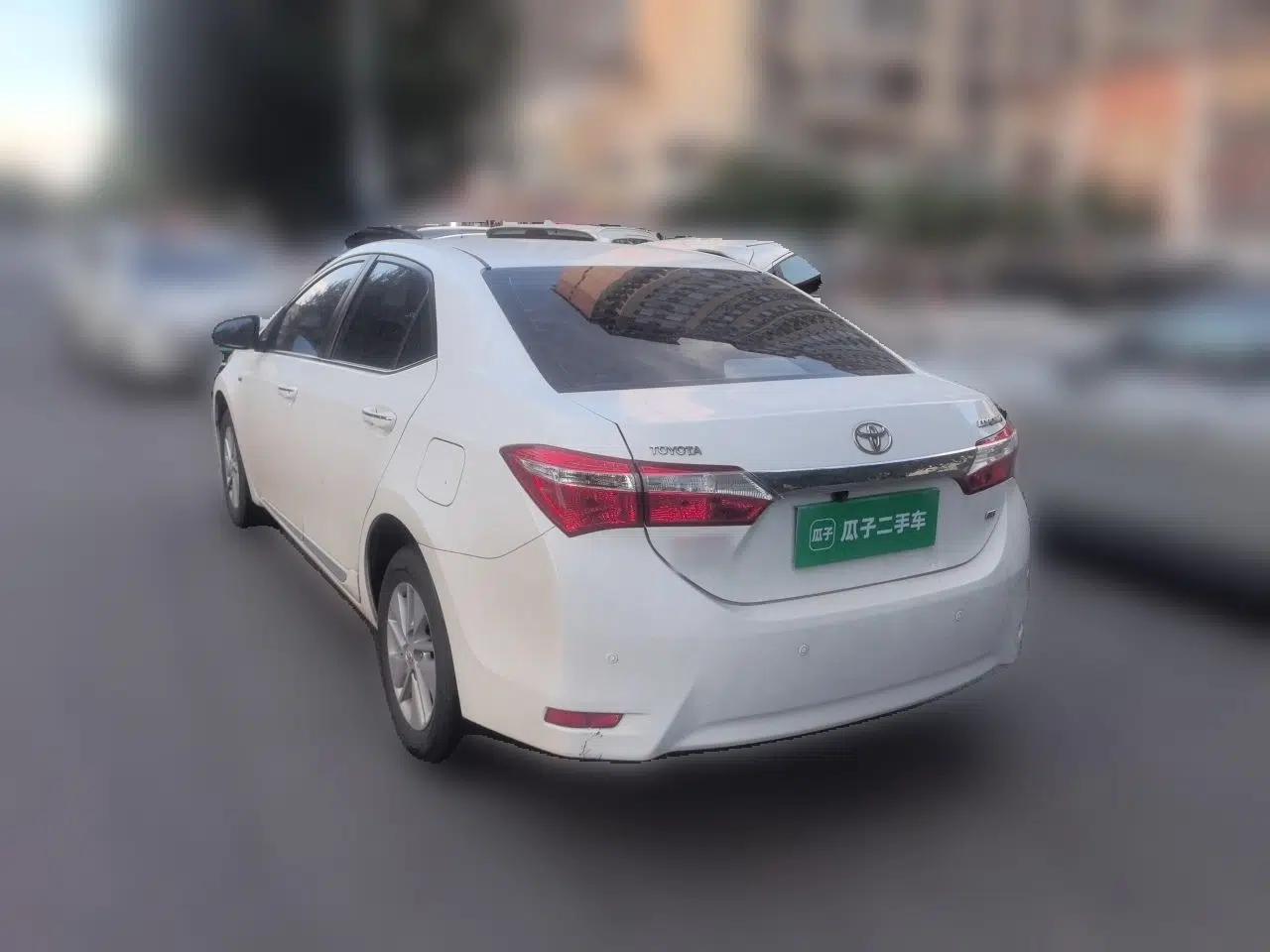 Toyota Corolla 2014 1.6L CVT GL-i — миниатюра 4