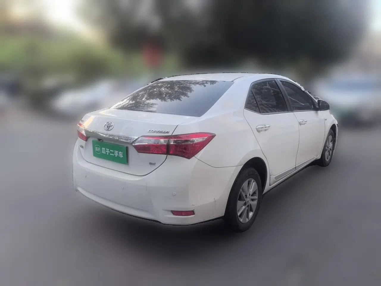 Toyota Corolla 2014 1.6L CVT GL-i — миниатюра 6