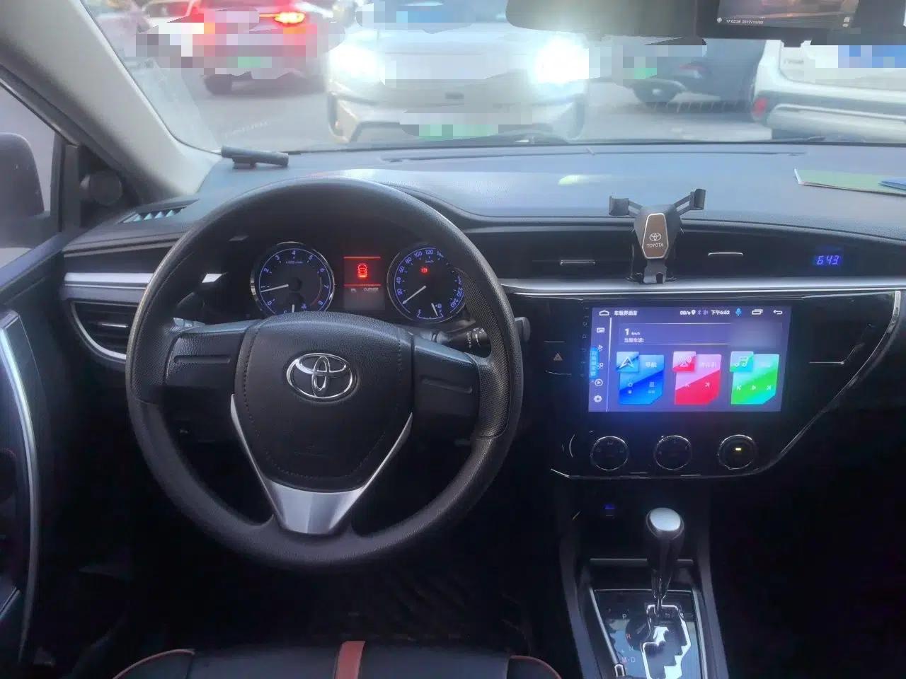 Toyota Corolla 2014 1.6L CVT GL-i — миниатюра 10