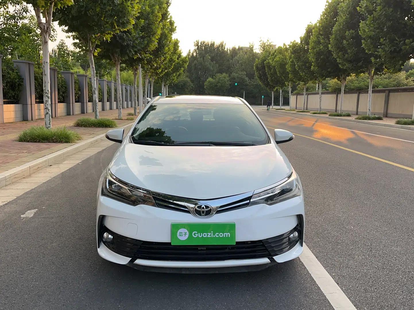 Toyota Corolla 2018 1.2T S-CVT GL-i Zhihui Edition — миниатюра 2