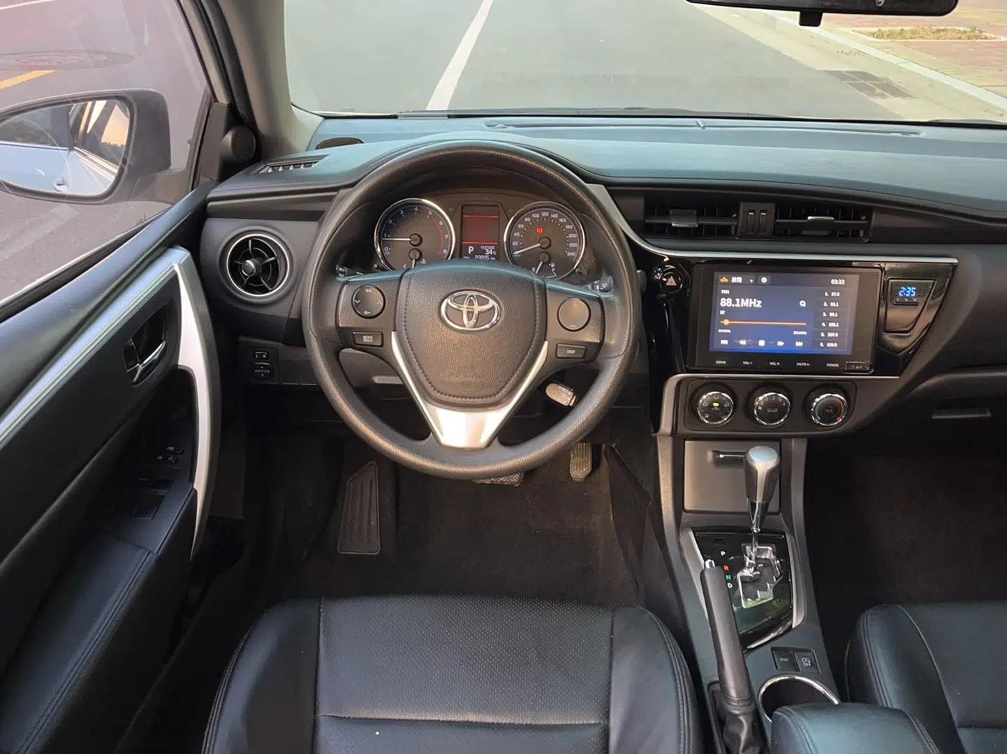 Toyota Corolla 2018 1.2T S-CVT GL-i Zhihui Edition — миниатюра 11