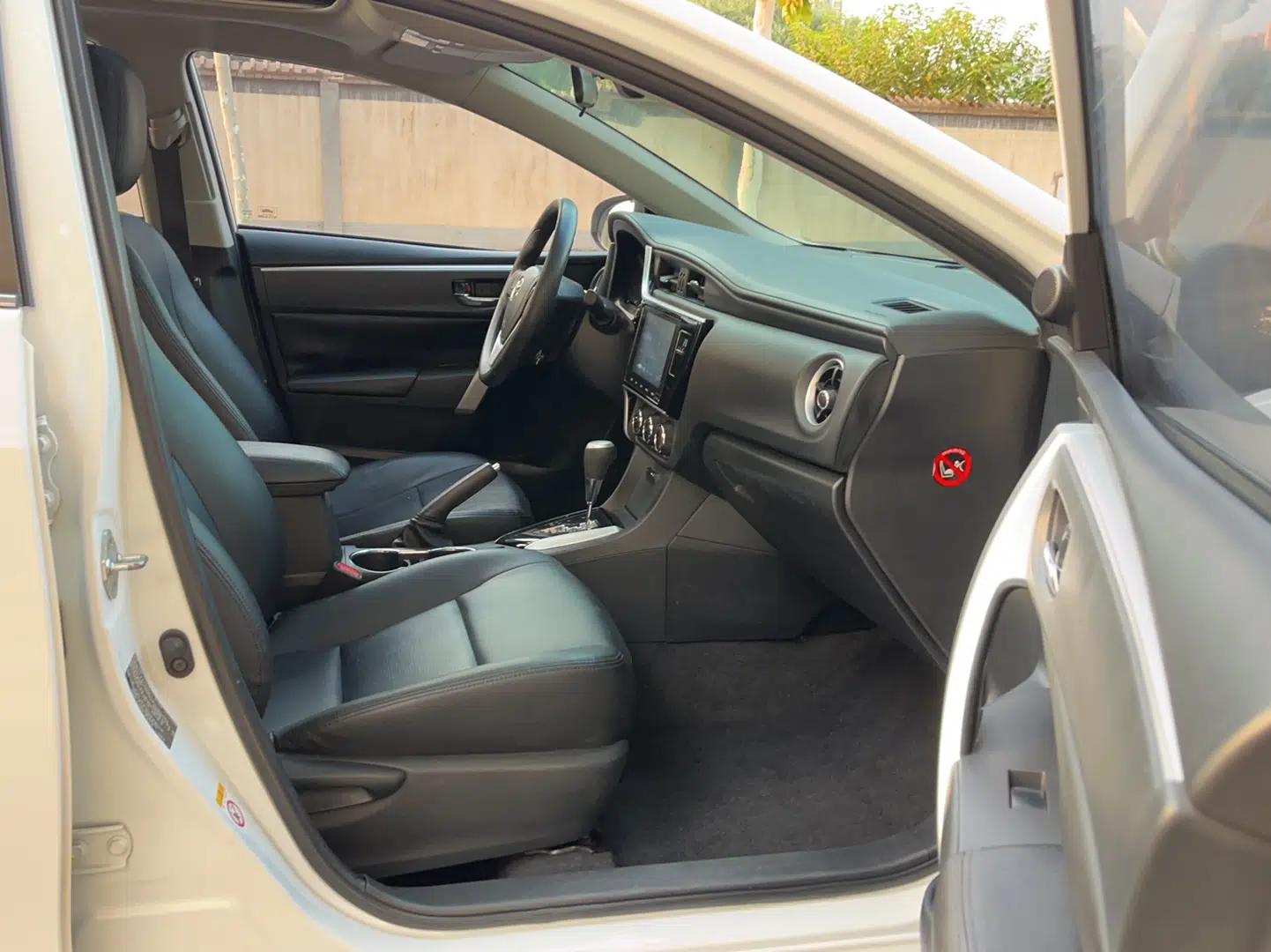 Toyota Corolla 2018 1.2T S-CVT GL-i Zhihui Edition — миниатюра 18