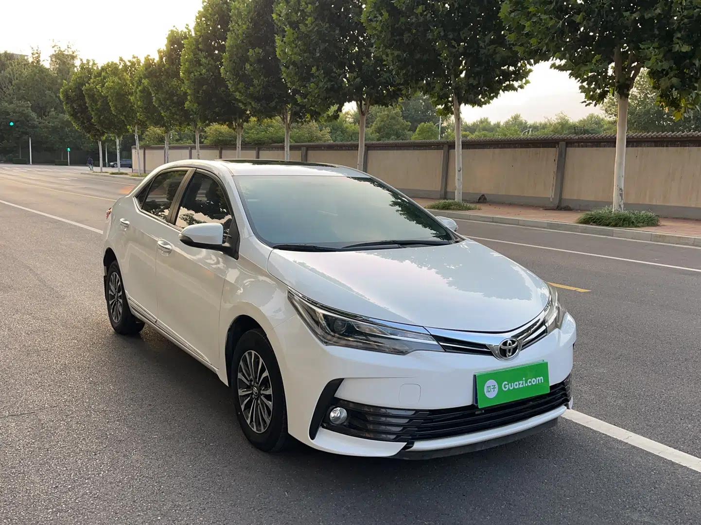Toyota Corolla 2018 1.2T S-CVT GL-i Zhihui Edition — миниатюра 4