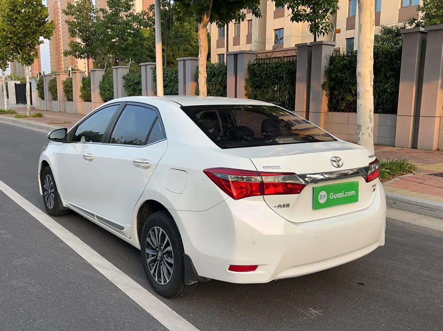 Toyota Corolla 2018 1.2T S-CVT GL-i Zhihui Edition — миниатюра 7