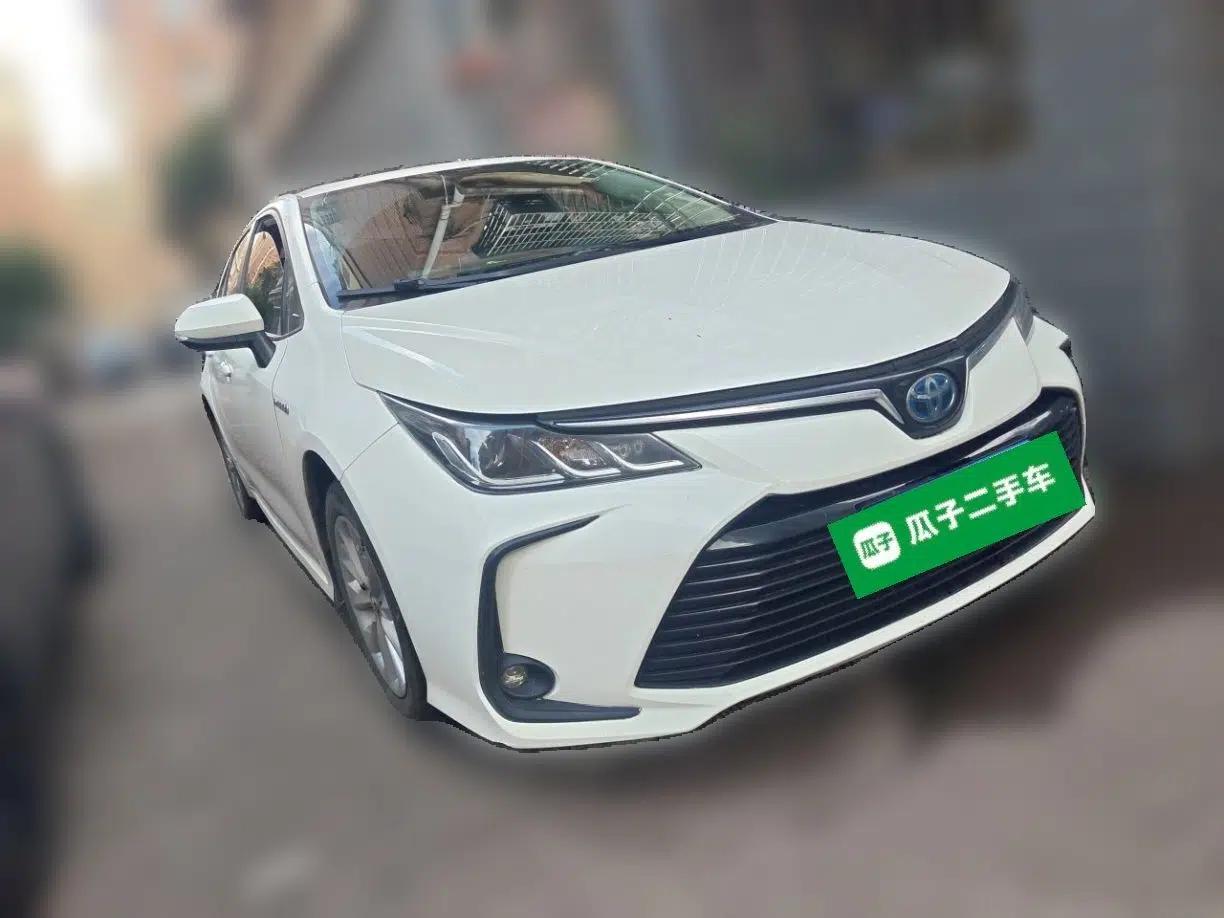 Toyota Corolla 2021 Dual-Motor 1.8L E-CVT Elite Edition — миниатюра 3