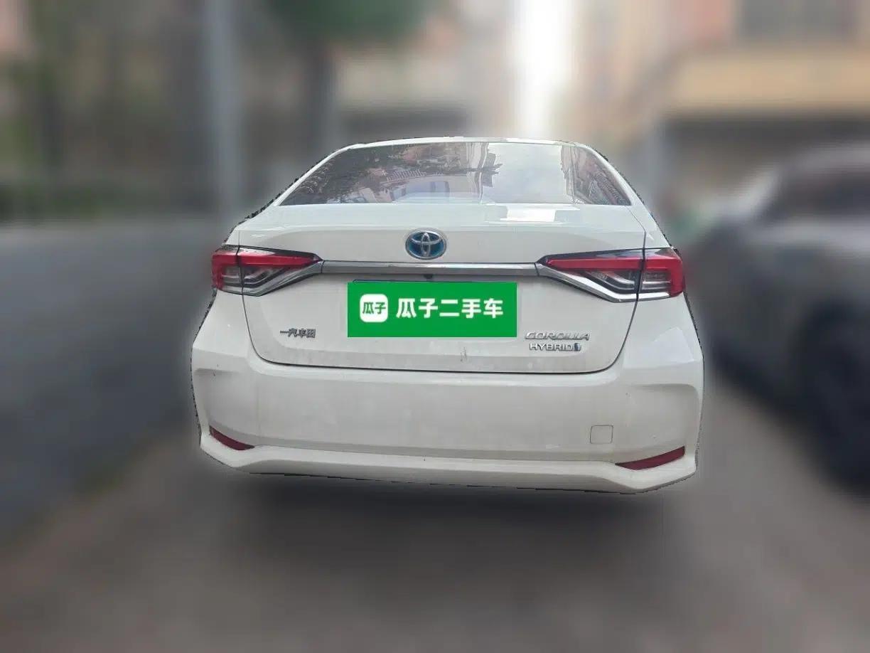 Toyota Corolla 2021 Dual-Motor 1.8L E-CVT Elite Edition — миниатюра 5