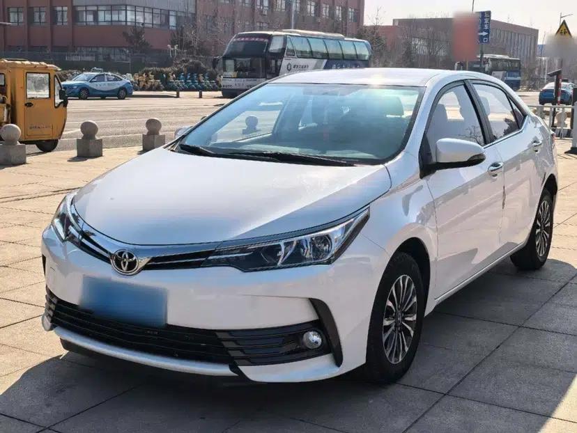 Toyota Corolla 2018 1.2T S-CVT GL Smart Enjoyment Version — миниатюра 3