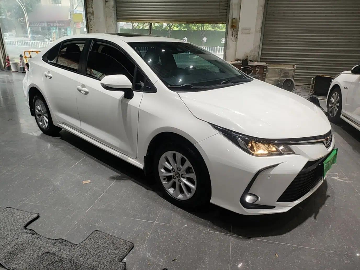 Toyota Corolla 2021 1.2T S-CVT Elite PLUS Edition — миниатюра 3