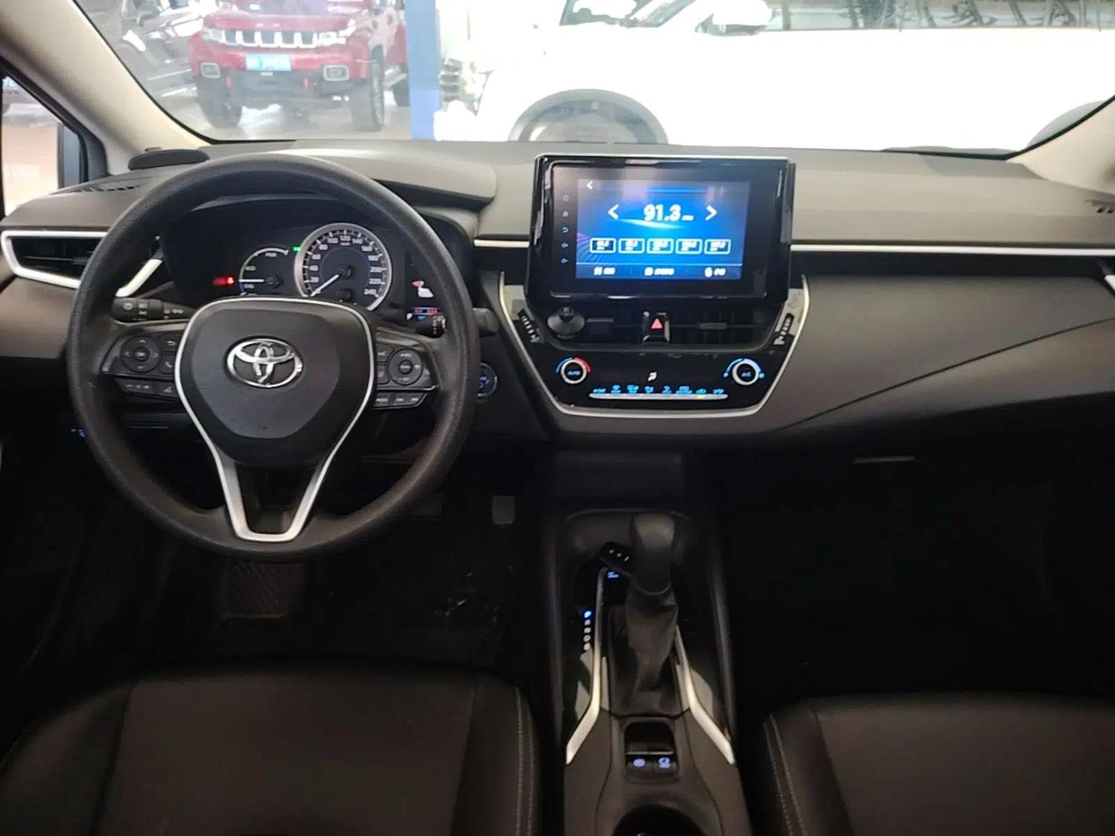 Toyota Corolla 2021 Dual-Engine 1.8L E-CVT Pioneer Edition — миниатюра 12
