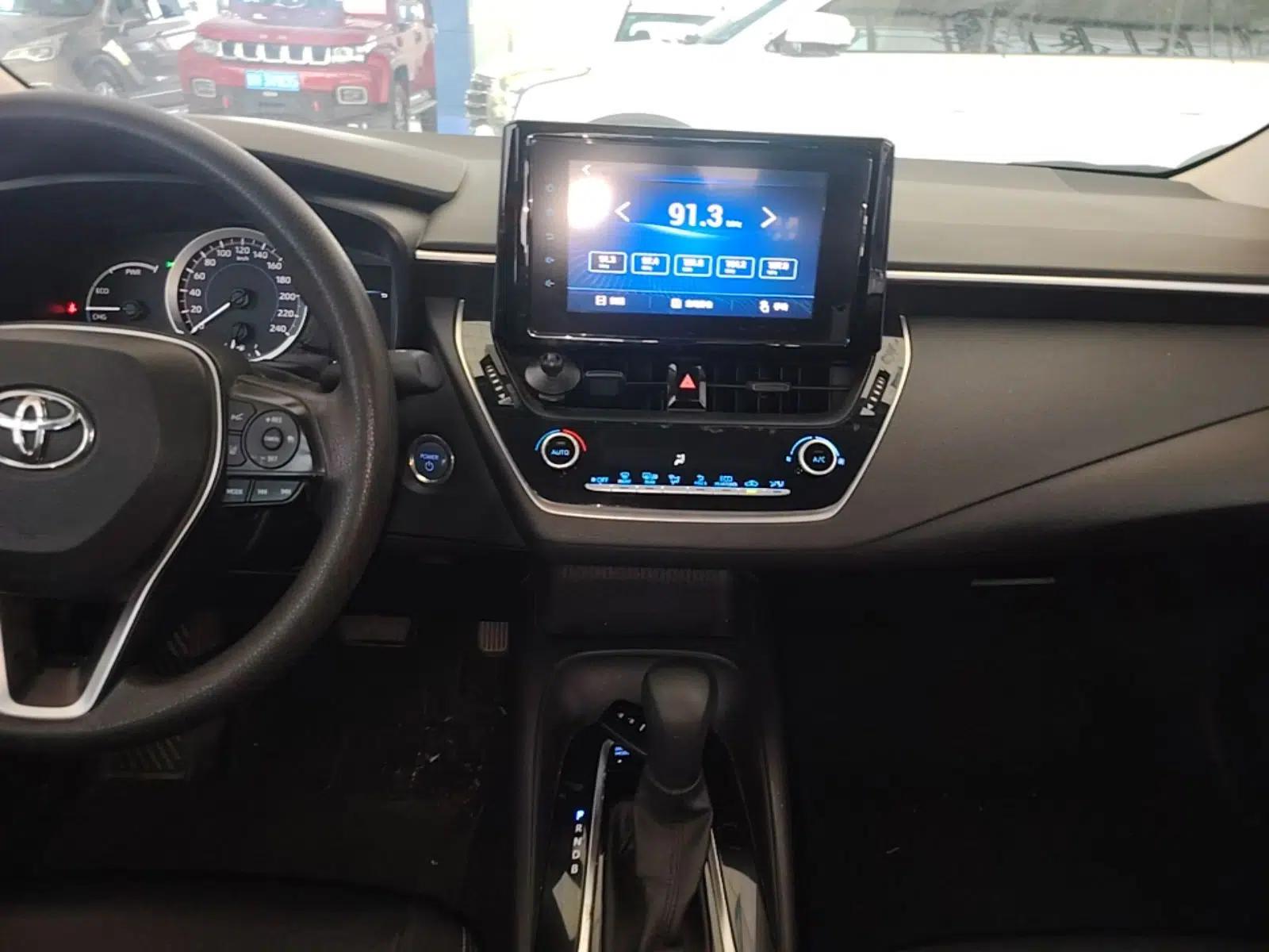 Toyota Corolla 2021 Dual-Engine 1.8L E-CVT Pioneer Edition — миниатюра 15