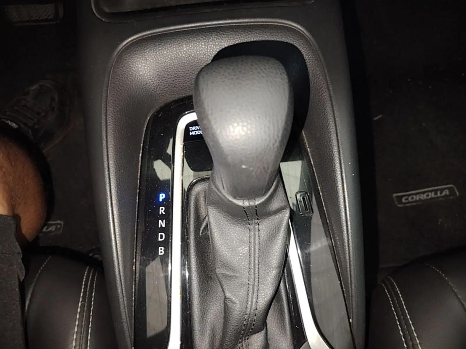 Toyota Corolla 2021 Dual-Engine 1.8L E-CVT Pioneer Edition — миниатюра 16