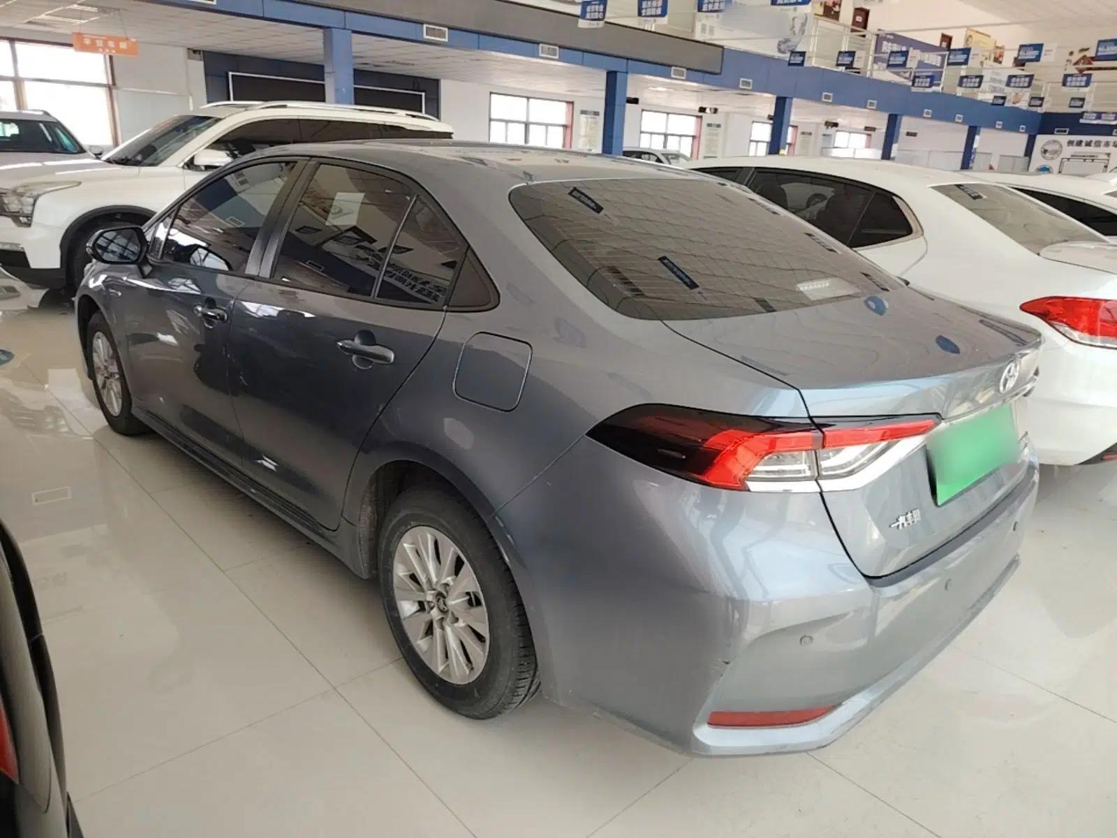 Toyota Corolla 2021 Dual-Engine 1.8L E-CVT Pioneer Edition — миниатюра 4