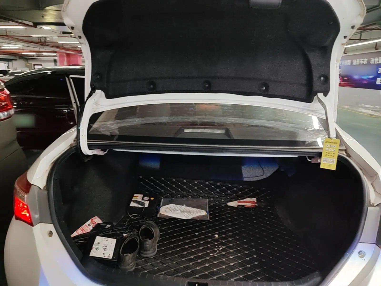Toyota Corolla 2017 1.2T CVT GL-i — миниатюра 22
