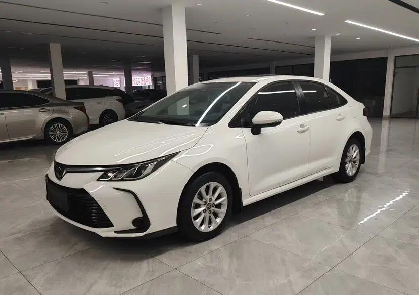 Toyota Corolla 2019 1.2T S-CVT GL-i Luxury Edition — миниатюра 1