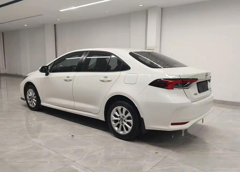 Toyota Corolla 2019 1.2T S-CVT GL-i Luxury Edition — миниатюра 9