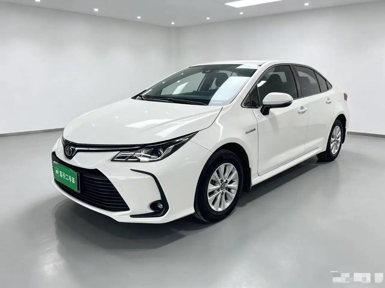 Toyota Corolla 2021 Dual-Engine 1.8L E-CVT Pioneer Edition — миниатюра 1