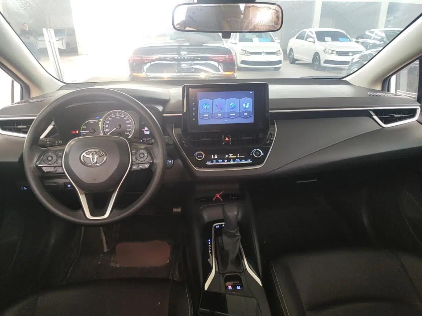 Toyota Corolla 2021 Dual-Engine 1.8L E-CVT Pioneer Edition — миниатюра 12