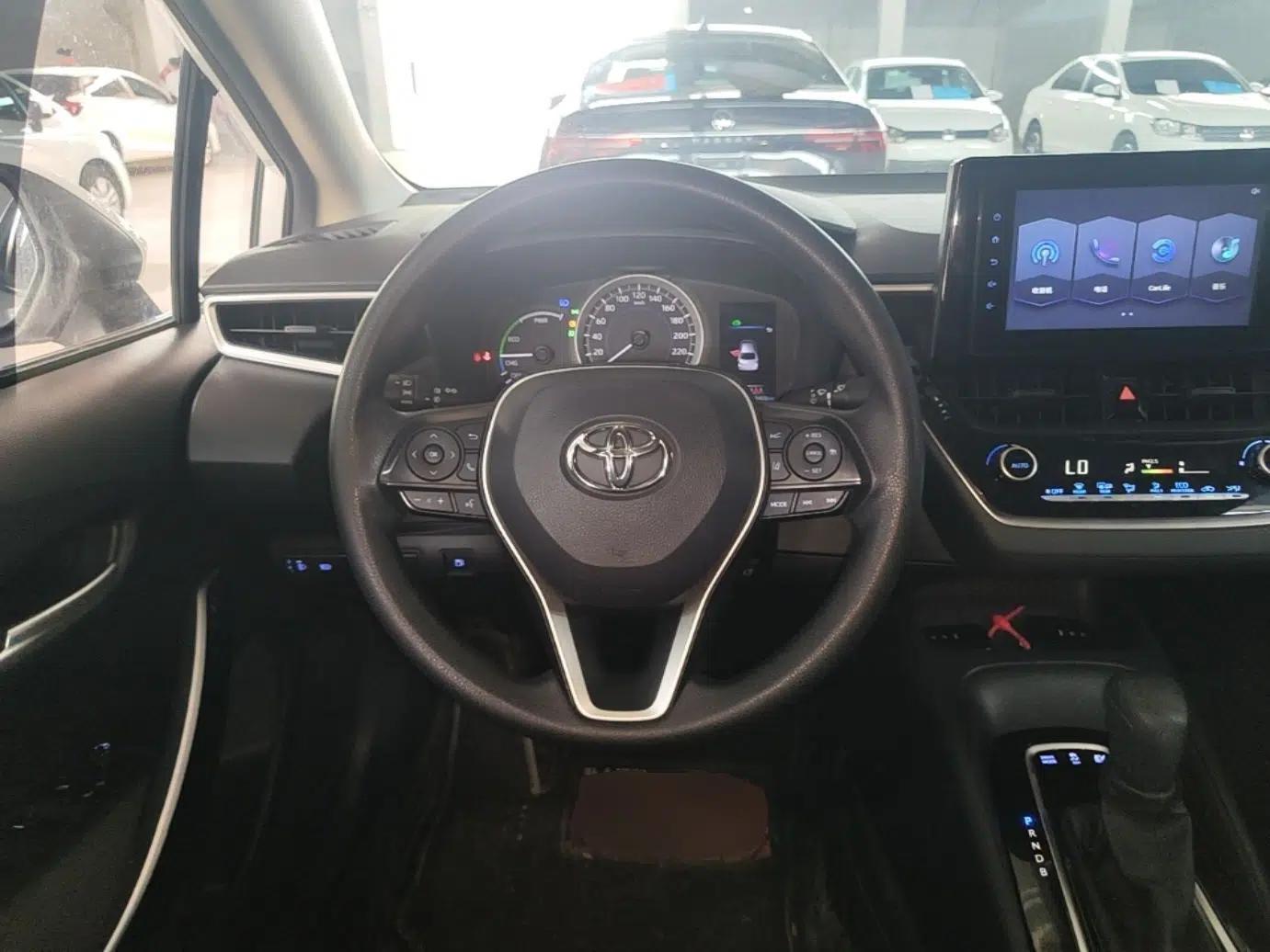 Toyota Corolla 2021 Dual-Engine 1.8L E-CVT Pioneer Edition — миниатюра 13